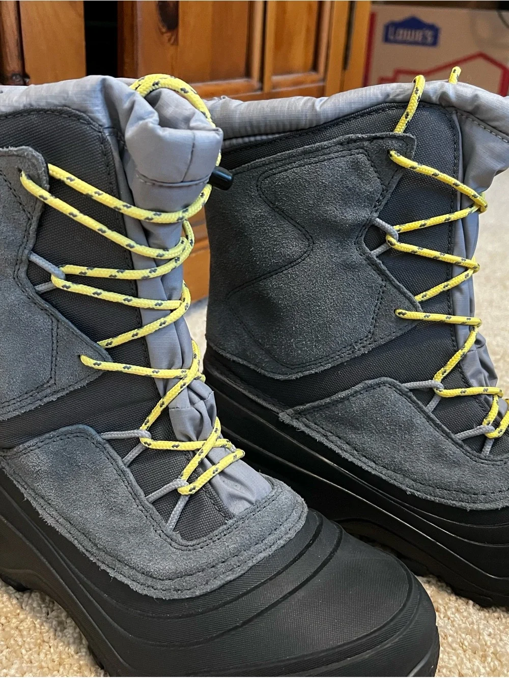 The North Face Alpenglow V Waterproof Gray Black Winter Snow Boots 6 Kids
